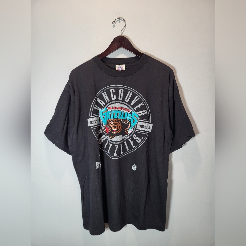 👕🌶 Vintage 1995 NBA CGW Vancouver Grizzlies Logo T-Shirt